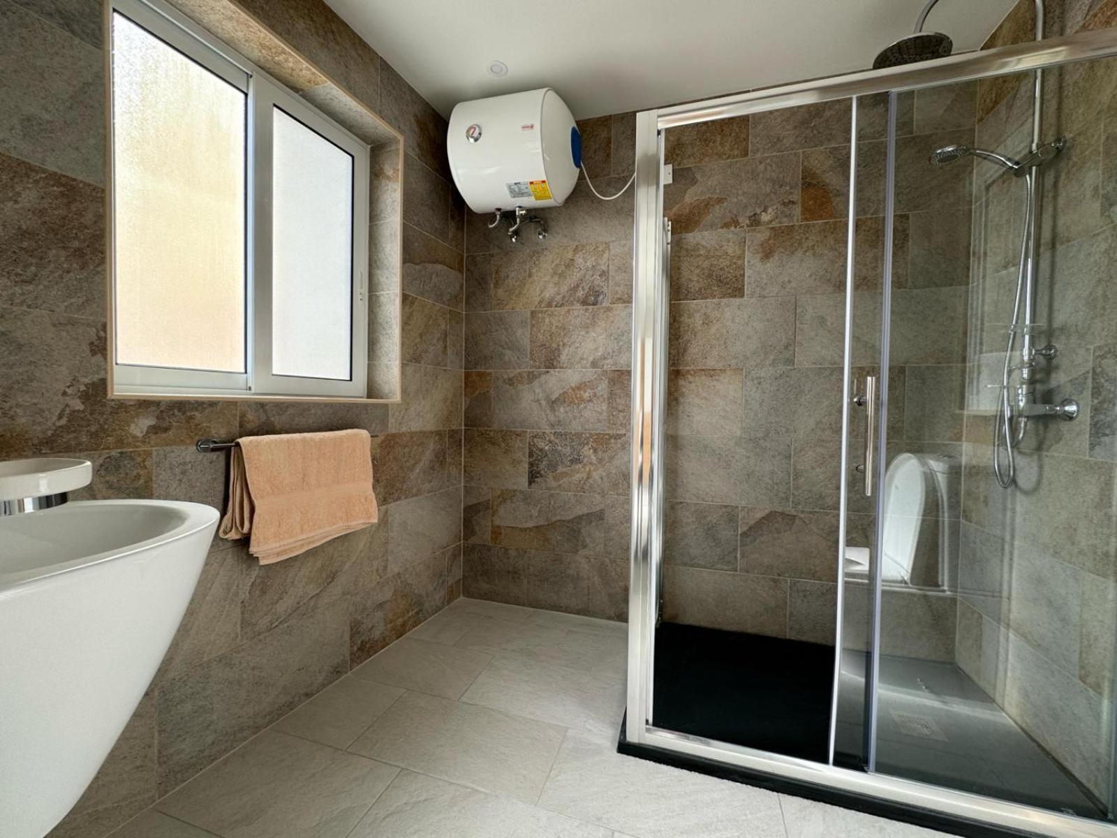 Luxury & Modern Two Bedroom Marsaskala Apartment Buitenkant foto
